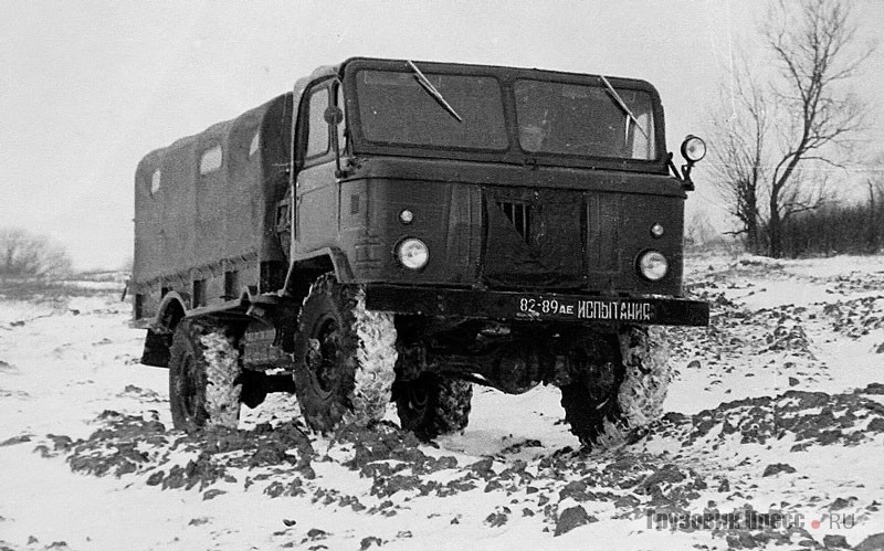 Десантный автомобиль ГАЗ-66Б на пробеговых испытаниях