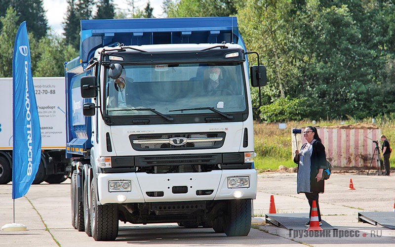 Тест-драйв самосвала «Феникс 780177» на шасси Daewoo Novus CR7DS (8х4), журнал «Грузовик Пресс»