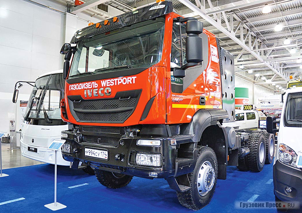 Газодизельный полноприводный седельный тягач IVECO Trakker выпущен заводом IVECO-АМТ при участии компании «Италгаз Инжиниринг». В серию машина должна пойти в конце года