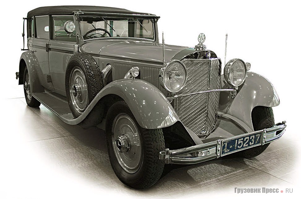 [b]1932 г. Mercedes-Benz 770 «Grosser Mercedes» Cabriolet F[/b]<br /> 6-местный кабриолет возил канцлера Германии Вильгельма II. Стоил 47 500 рейхсмарок. Оснащался трехступенчатой КП с полуавтоматической повышающей передачей. Двигатель 8-цилиндровый рядный бензиновый, объемом 7655 см[sup]3[/sup] мощностью 150 л.с. при 2800 мин[sup]-1[/sup] без нагнетателя (или 200 л.с. с нагнетателем). Скорость – 150 км/ч. Годы выпуска: 1930–1938. Объем производства – 117 единиц. Еще 88 единиц второго поколения сделано для лидеров Третьего Рейха