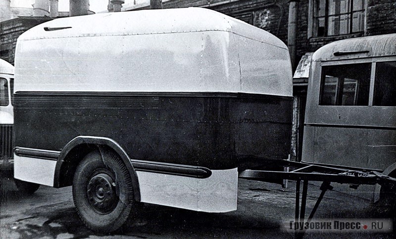 Опытный одноосный грузовой прицеп для автобуса ЗИЛ-158