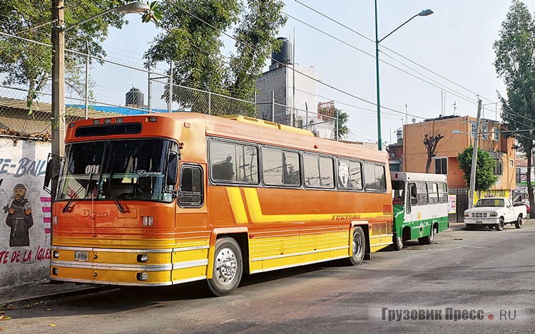 Междугородный автобус DINA Avante Plus представляет собой глубоко модернизированный вариант прежних DINA Olimpico. Парковка осуществляется где попало