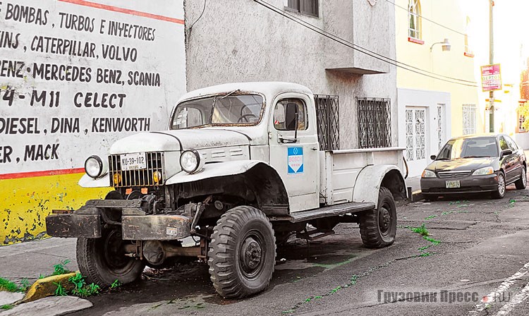 Редкий случай увидеть Dodge Power Wagon  WM300 в столице. Такие пикапы не встретишь даже в провинцииs