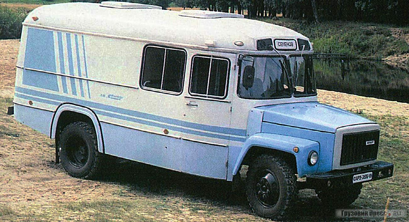 Грузопассажирский автобус САРЗ-3976-01 мог перевозить 2300 кг и при этом имел четыре пассажирских сиденья
