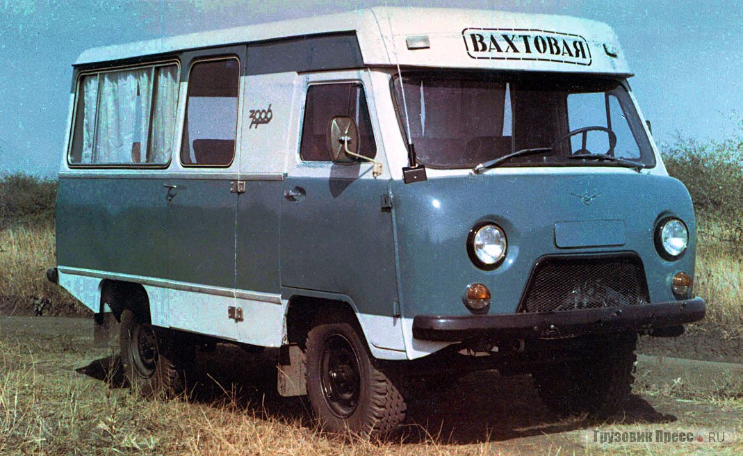 Первый опытный образец микроавтобуса. Модель СтЗМ-3906
