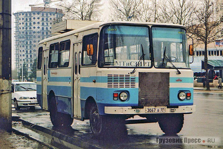 Автобусы «Таджикистан» ЧАЗ-322312-01 немногочисленны и, как правило, принадлежат  частникам или организациям. Все они светлого тона с синими полосками, но в редких случаях встречаются и полностью белые