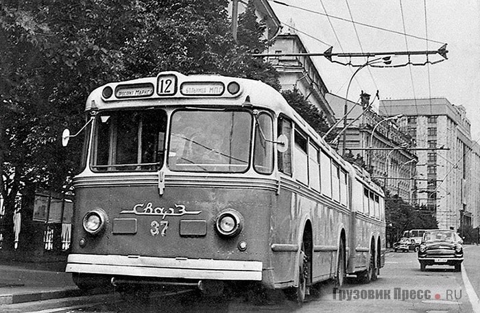 СВАРЗ ТС-1 после капремонта на Манежной площади 1960-е годы