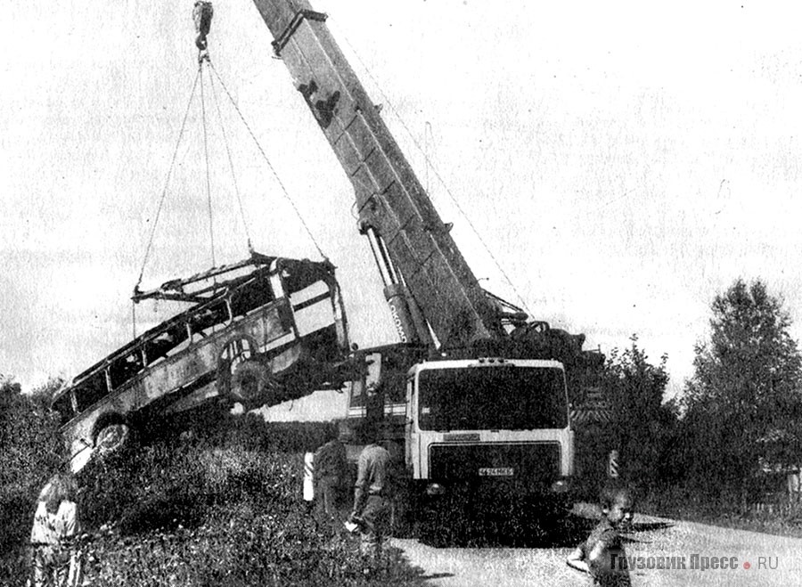Операция по спасению последнего троллейбуса СВАРЗ ТС при помощи автокрана Lokomo A395NR. 1993 год