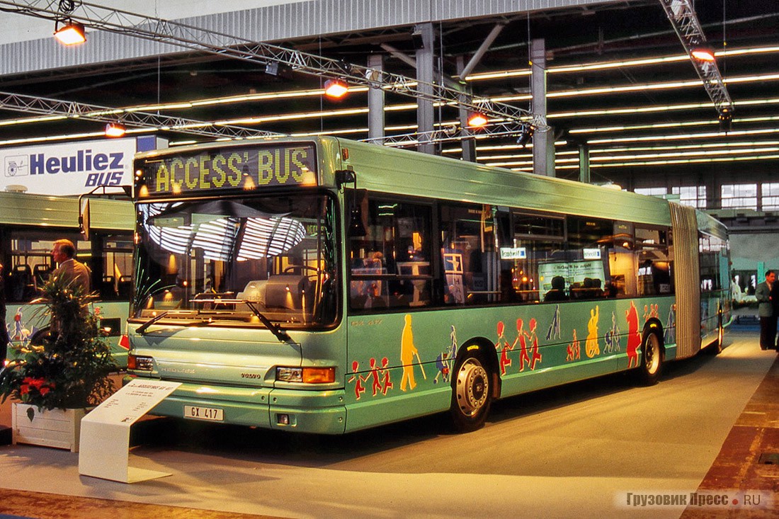 Автобус Heuliez GX417 на Парижской выставке Exposition UITP. 1995 год