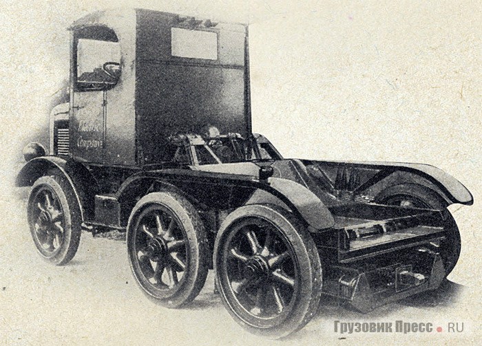 Специальный трехосный автомобиль грузоподъемностью 10,0 т фирмы Four-Wheel Drive Auto Co. (США) с передним и средним ведущими колесами, 1931 г. Автомобиль построен для транспортировки огромных бобин с кабелем