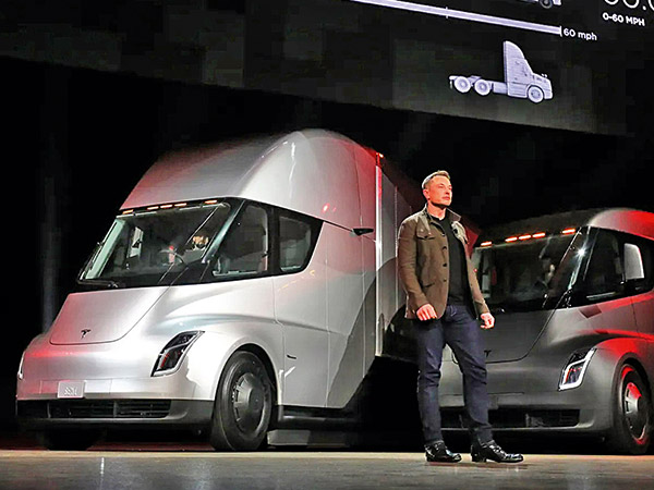 Электрогрузовик Tesla Semi меняет правила игры