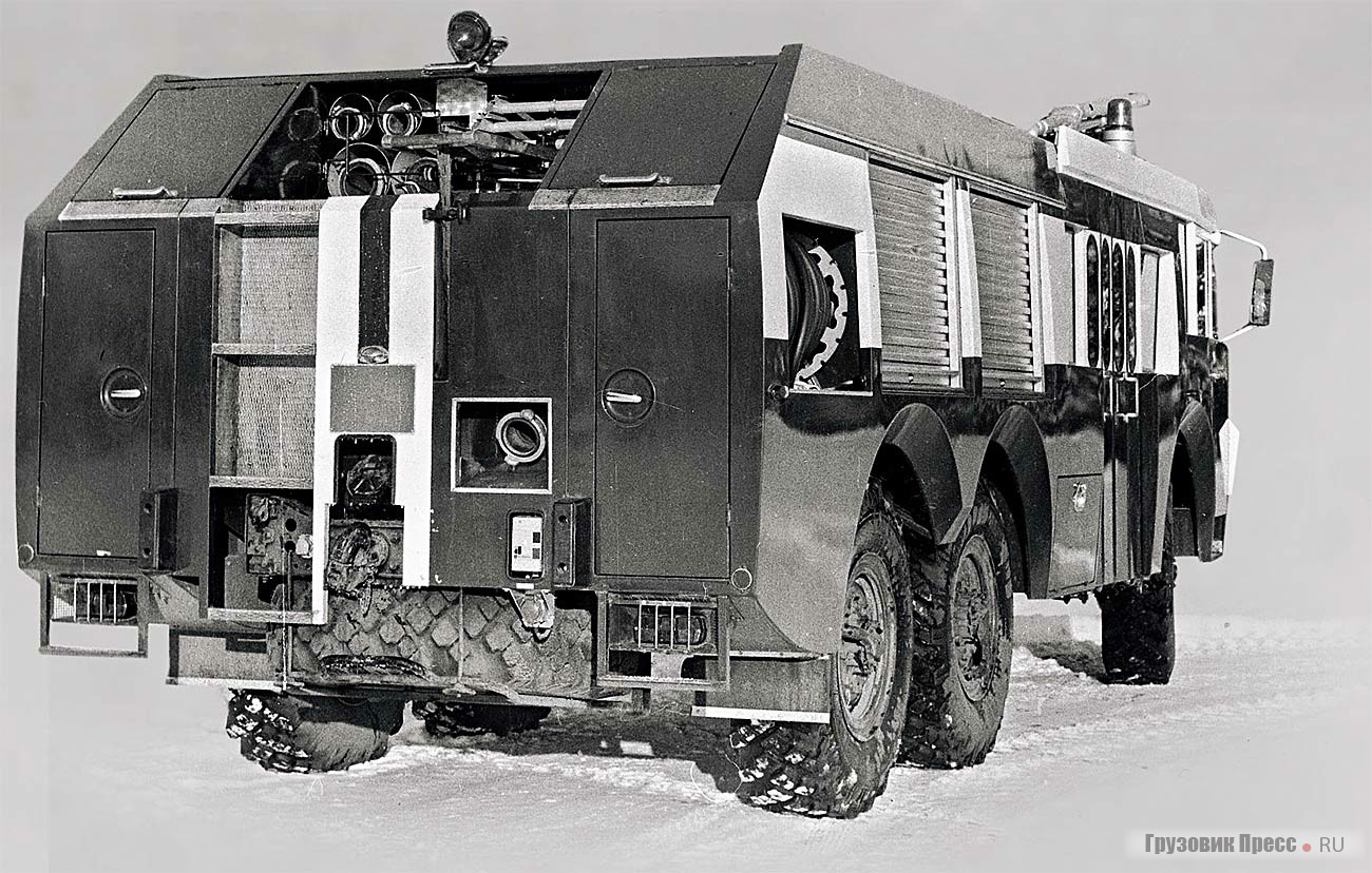 Такой пожарная автоцистерна VMA-30 прибыла в Советский Союз