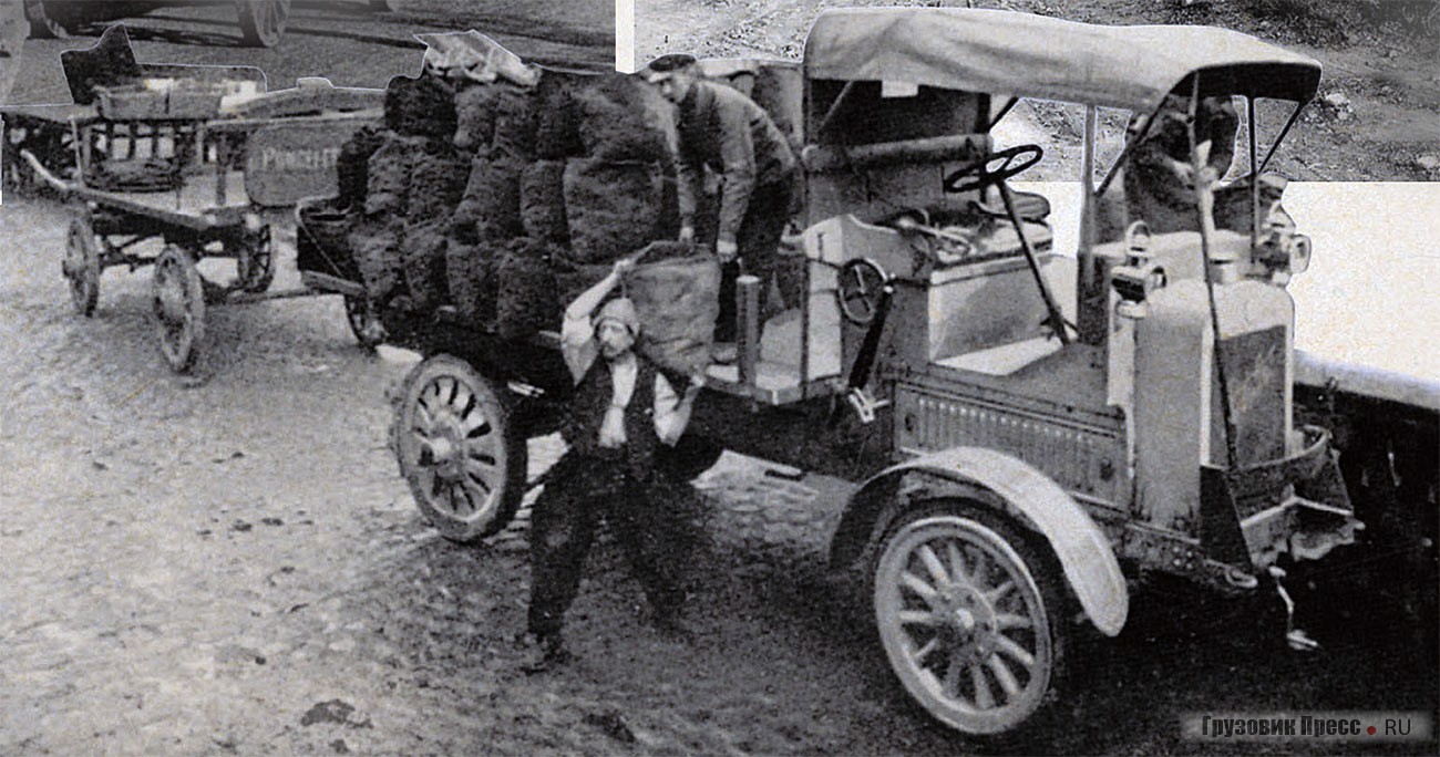 Разгрузка угля с грузовиков Berliet CAT. 1911 г.