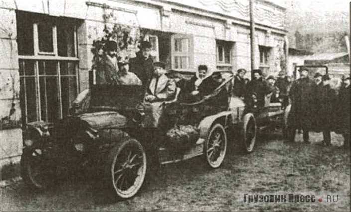 Нагель, Лебедев и Ефрон на автомобиле Brasier 24 CV во время путешествия по Европе. 1908 г.