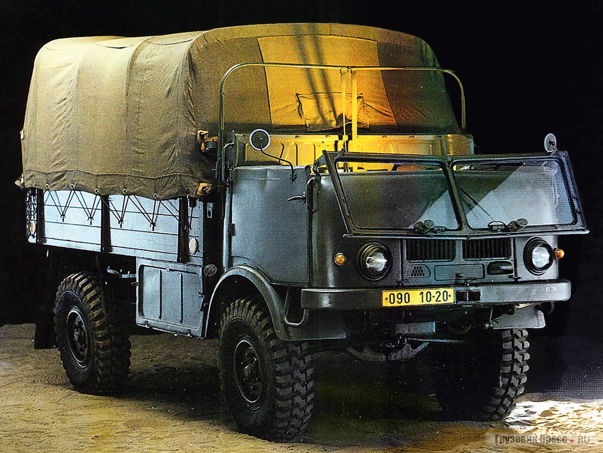 Военный грузовик Tatra-805 с двигателем V8 мощностью 75 л.с. рабочим объемом 2,5 л. Грузоподъемность 2,25 т, максимальная скорость 75 км/ч (1955–1960 гг.)