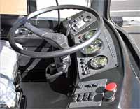 В зоне видимости водителя расположены сигнальные светодиоды с полной расшифровкой аварийных режимов троллейбуса АКСМ 321, что позволяет точно определить причину отказа