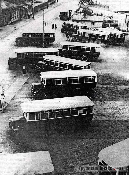Первые московские автобусы – Layland