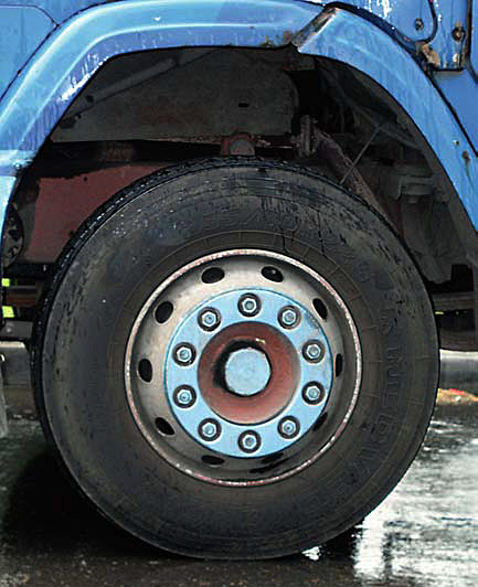 Шведское 22,59-дюймовое колесо с отечественной «резиной»
