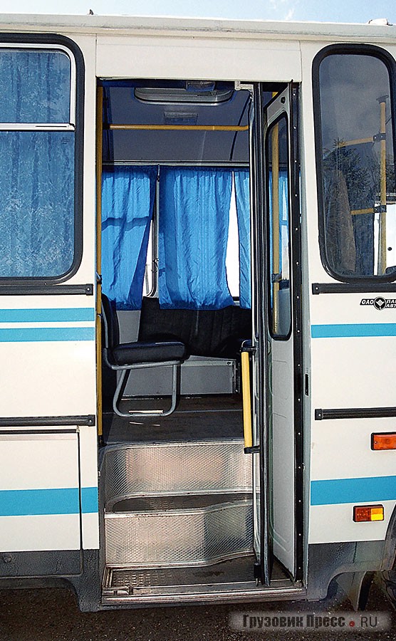 Дверные проёмы в обоих автобусах без нареканий