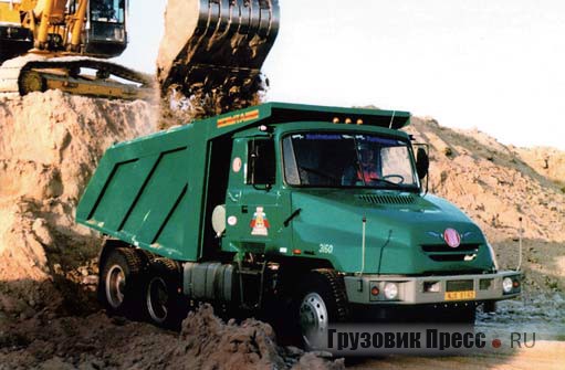 Самосвал Tatra Т163 360SK8 в карьере