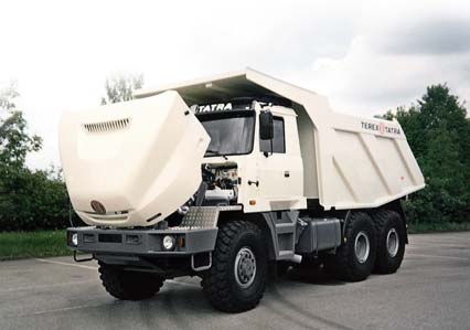 Самосвал Terex-Tatra Jamal Т613-36 ESK8 38 255 6х6.1R8375 грузоподъемностью 23,2 т с открытым капотом