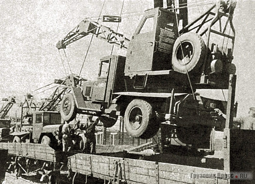 Первая серийная продукция ДАЗа – автокраны E-31 на шасси ЗИС-5. 1948 г. 