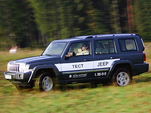 Внедорожник Jeep Commander V8 4,7L