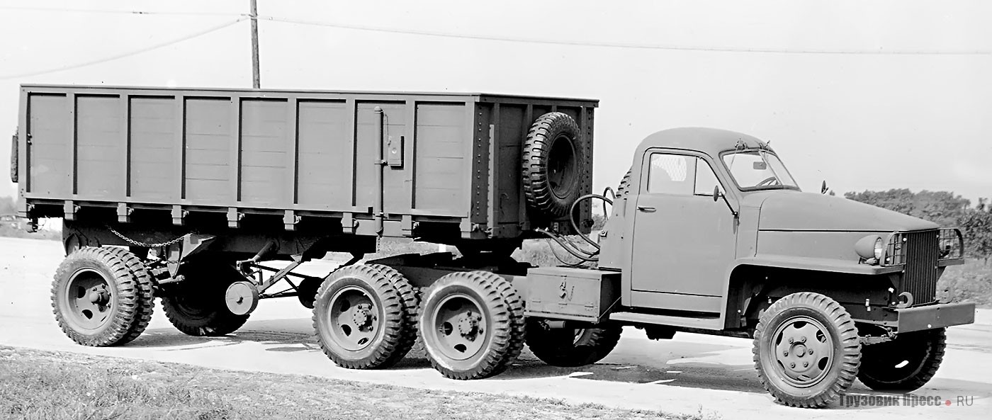 Седельный тягач Studebaker US6x4 (U6) со штатным 7-тонным полуприцепом с деревянными бортами. Заводской снимок 1943 г. из коллекции Ричарда Куинна