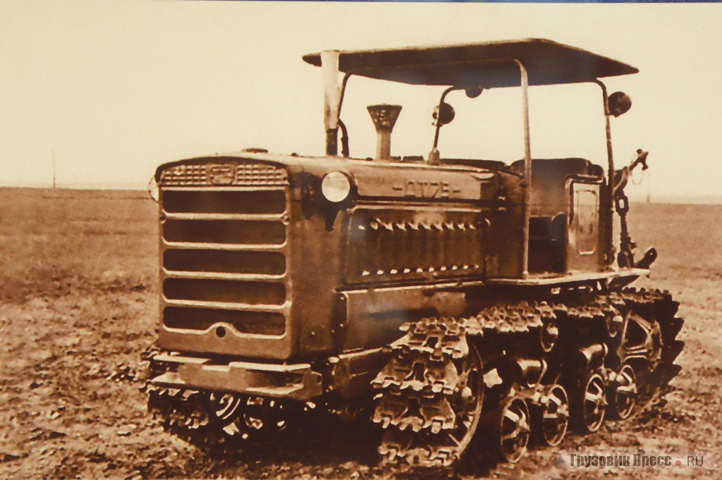ДТ-75 в тропическом варианте. ВТЗ, 1962 год