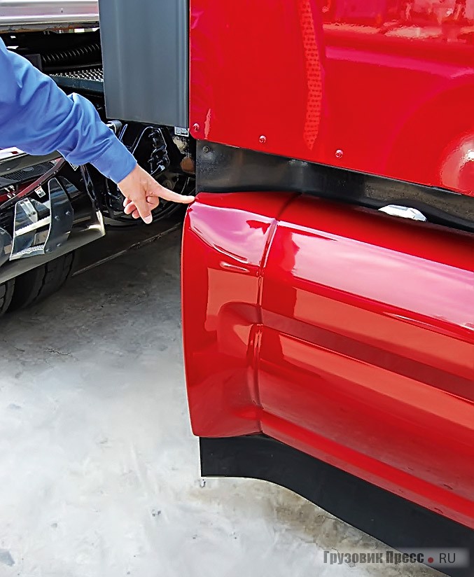 В этой точке срыва воздушного потока на отражателе предусмотрен изгиб, помогающий направлять ветер в сторону от транспортного средства. Этот нюанс был подсказан специалистами по аэродинамике после проведения детальных расчётов