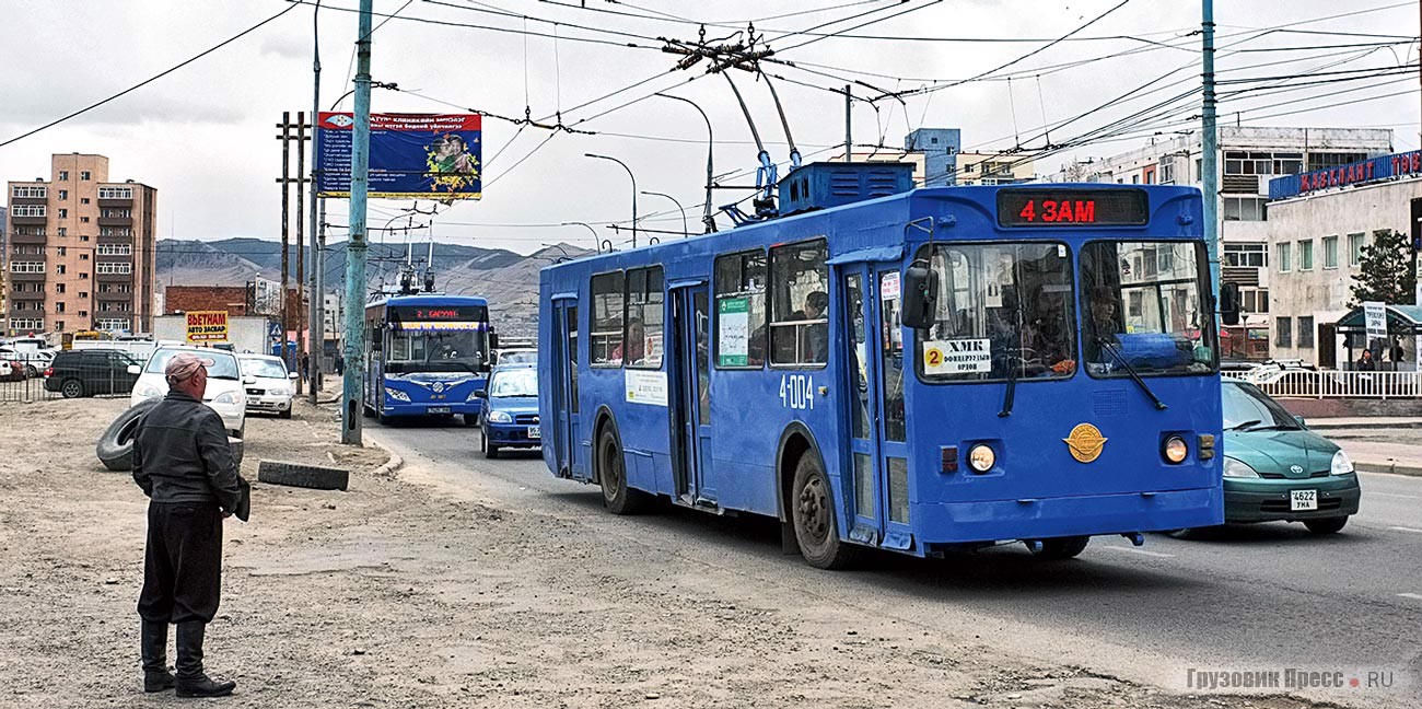 Московские МТрЗ-6223 ещё работают в Улан-Баторе, хотя многие из них уже стоят в ожидании списания на территории парка