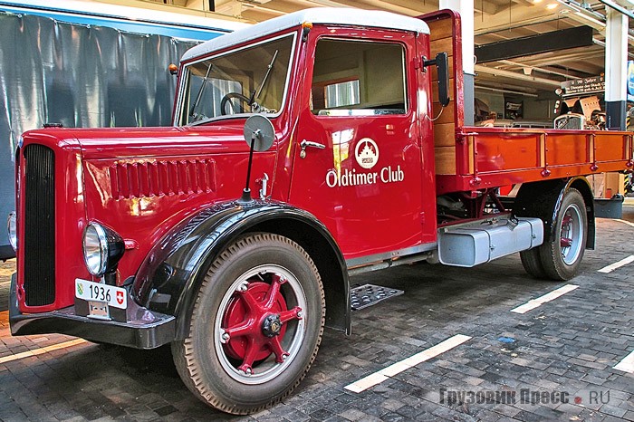 Двухтонный [b]Saurer LC-2[/b], 1936 г. Оснащён рядным 3,9-литровым шестицилиндровым 55-сильным мотором Typ CA, спроектированным инженером Рене Корназом с использованием конструкции Chrysler и учётом возможной унификации с быстроходным дизелем Typ CBD. У автомобиля 5-ступенчатая коробка передач. Даже наиболее известный европейский одноклассник Opel Blitz имел 4-ступенчатую