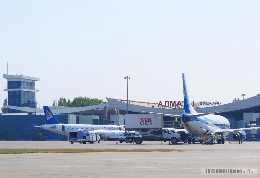 Как и положено национальному аэропорту, наибольшее количество увиденных самолетов было в цветах авиакомпании Air Astana