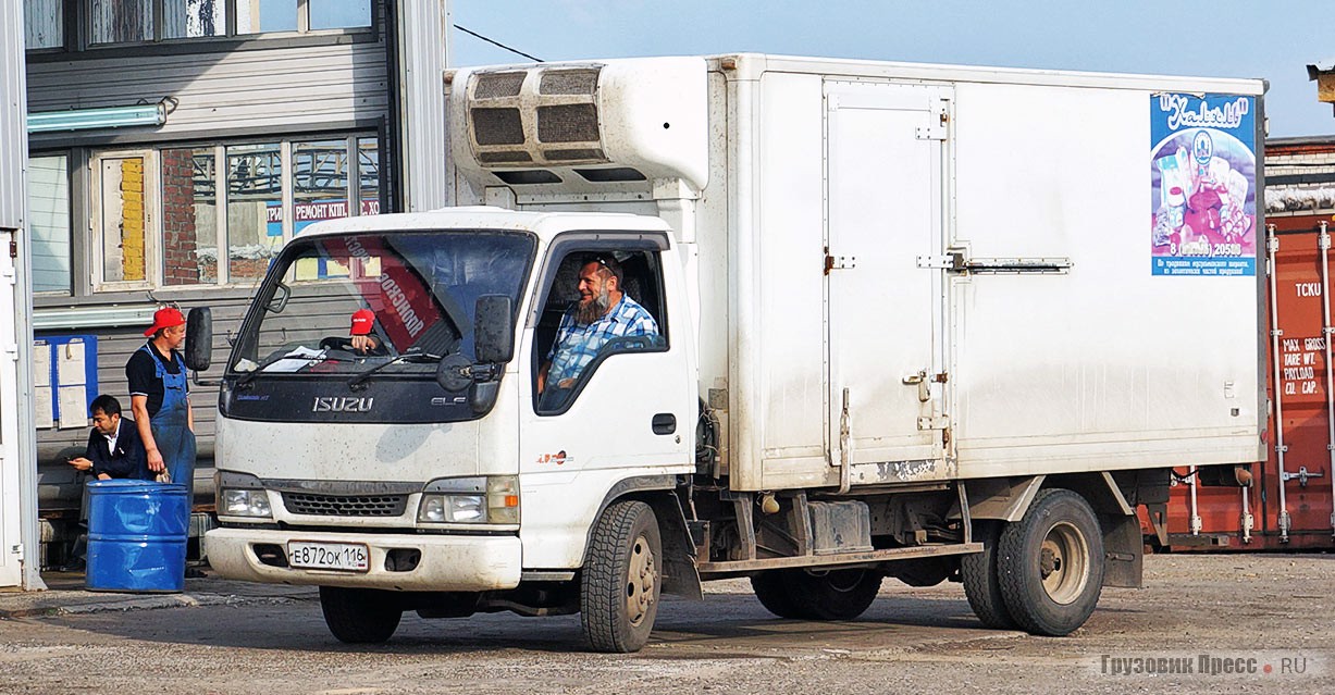 Каких только грузовиков Isuzu ни было на «Сервис-Клинике» – вот, например, «праворукий» Isuzu Elf с рефрижераторной установкой родом из Японии