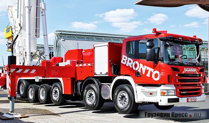 Один из самых высоких подъёмников мира – 104 м – модель Bronto F104 HLA класса A базируется на 5-осном тяжёлом шасси Scania R440 12x4 с тремя подъёмными и тремя управляемыми мостами и низкорасположенной кабиной