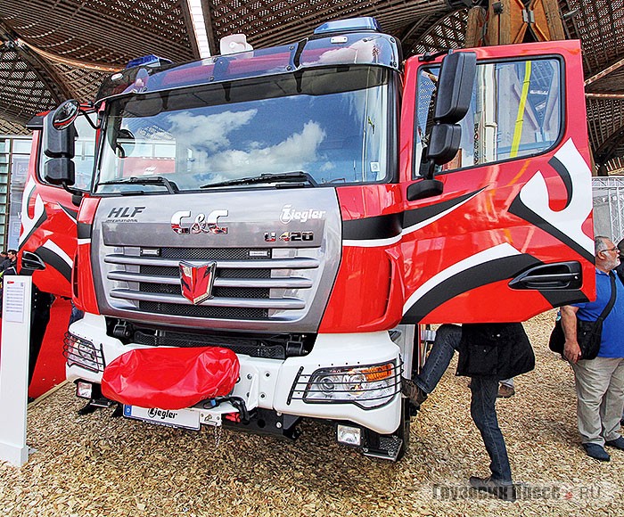 Один из самых известных производителей Albert Ziegler GmbH сейчас принадлежит китайской корпорации CIMC Group. В этот раз компания презентовала в Европе серию пожарных машин Ziegler HLF на китайских шасси C & C U420