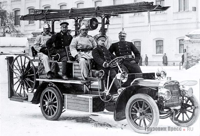 Автомобиль-линейка Gaggenau D 28/36 PS с пожарным оборудованием завода «Густав Лист». Москва, 1908 г.