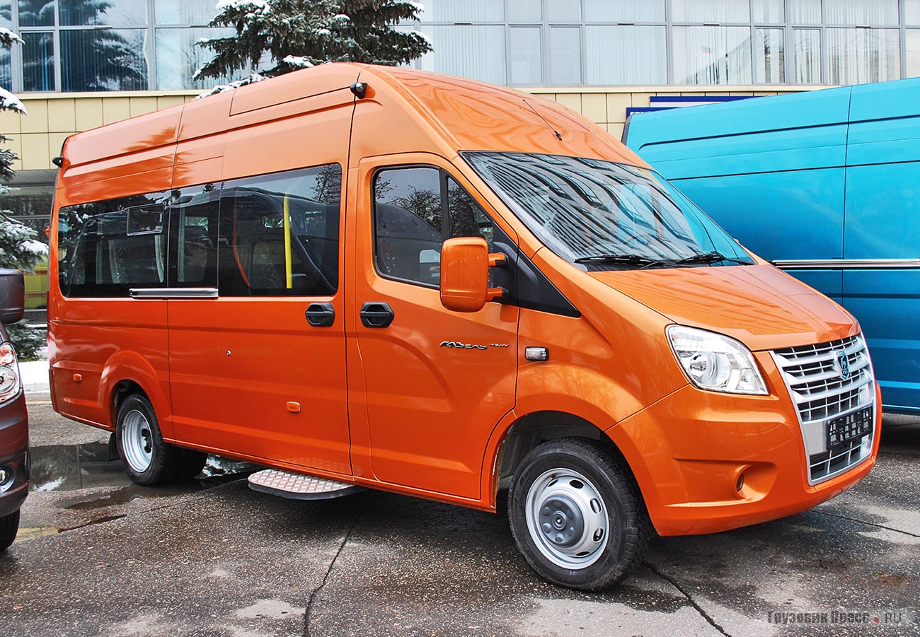 Усилиями сторонних компаний ЦМФ «ГАЗель Next» уже превращена в 16-местный микроавтобус