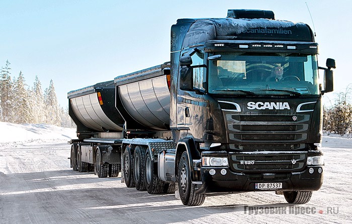 [b]Scania R 520 8X4*4[/b] c крюковым погрузчиком типа мультилифт от компании JOAB. Двигатель DC16 101 520 л.с. (2700 Н∙м). Коробка передач CRS090SR 12-ступенчатая автоматизированная с ползучей передачей. Такой тип шасси и комплектация пользуется большой популярностью в Норвегии