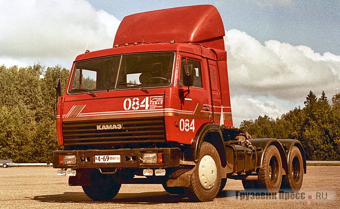 Седельный тягач КамАЗ-54115 образца 1990 г.
