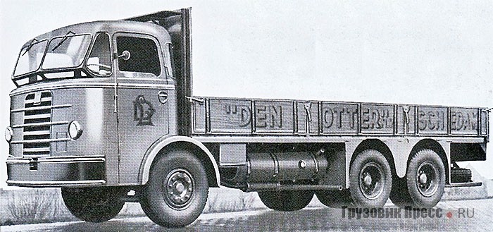 Один из первых трёхосных грузовиков Kromhout модели V-6DVB с горизонтальным двигателем и кабиной Hainje с типичным для Голландии выпуклым ветровым стеклом, 1953 г.