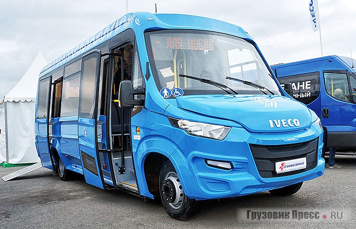 Представитель нового семейства «каркасников» – «Нижегородец VSN700» на шасси IVECO Daily IS70C12BA. Кузов с начинкой является самостоятельной разработкой, установленной на импортную ходовую. В настоящий момент машины выпускают в двух исполнениях: городском (VSM700) и пригородном (VSM800). Они различаются планировкой салона, количеством служебных дверей и конструкцией заднего свеса