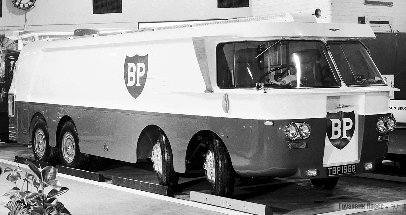 Редко, но метко паддок удивляли оригинальностью автомобили основных спонсоров. Чаще всего креативили нефтебонзы, чьи топливозаправщики легко было спутать с концепт-траками. Как, например, этот заднемоторный BP Auto Tanker на шасси Thompson-Leyland 1958 г. с единственной дверью промеж фар!