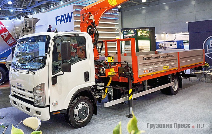 Бортовой Isuzu ELF (NQR90l-M) с КМУ Palfinger INMANT IT90. Прошлогодний рост продаж грузовиков из Ульяновска заставил присмотреться к ним многих кузовостроителей и Isuzu с КМУ – теперь обыденное явление. Высота подъёма установки 10,5 м при грузоподъёмности на минимальном вылете 3050 кг. Для шасси «четырёхтонки» – это хороший показатель