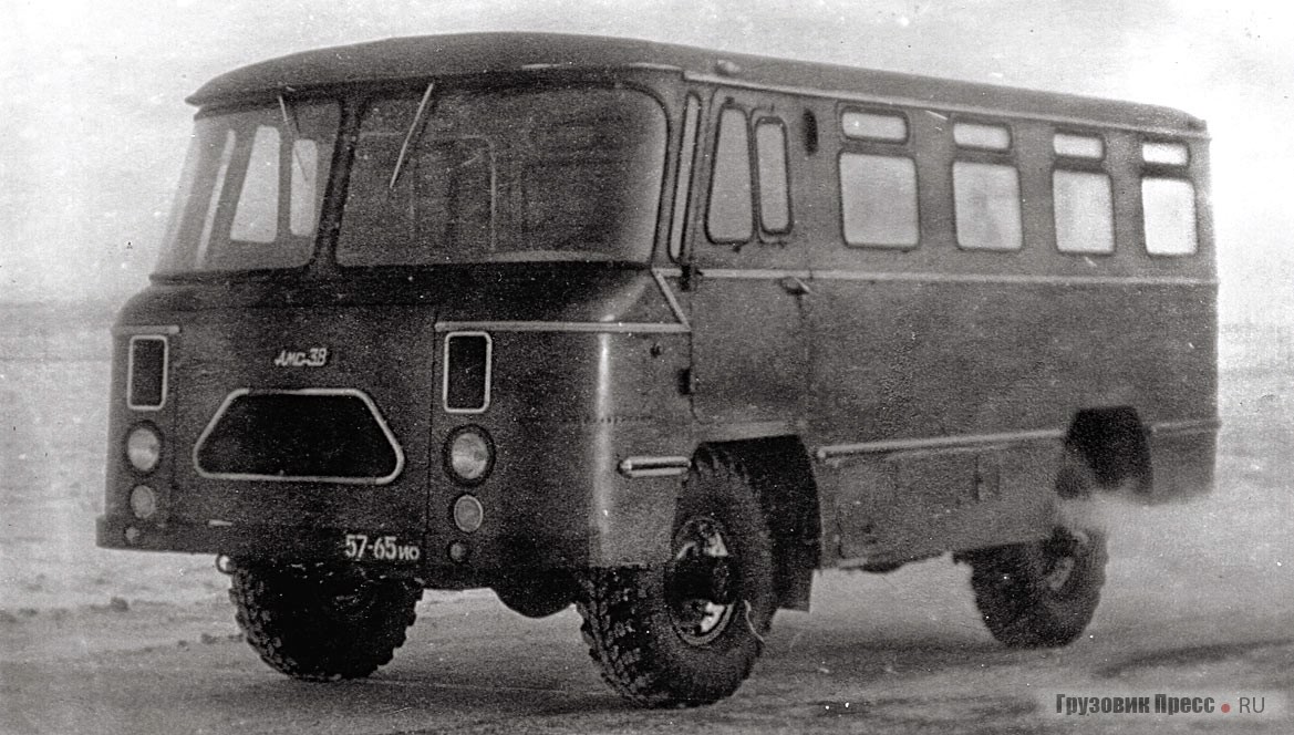 Опытный автобус АМС-38 на испытаниях в Воркуте, 1970 г.