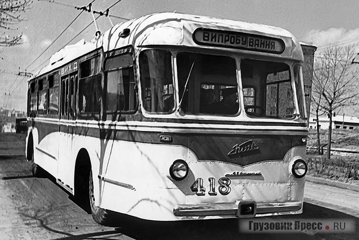 Опытный троллейбус 2Т, оставшийся единственным в своем роде. Позже он был реконструирован по образцу КТБ-1