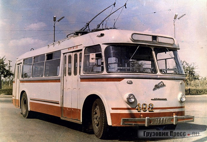 Первый экземпляр троллейбуса «Киев-4», построенный в 1963 году