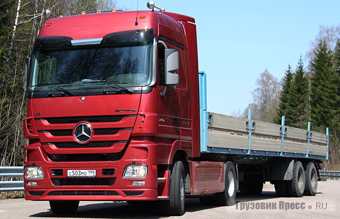 Седельный тягач Mercedes-Benz Actros 1851 LS с полуприцепом МАЗ-9397