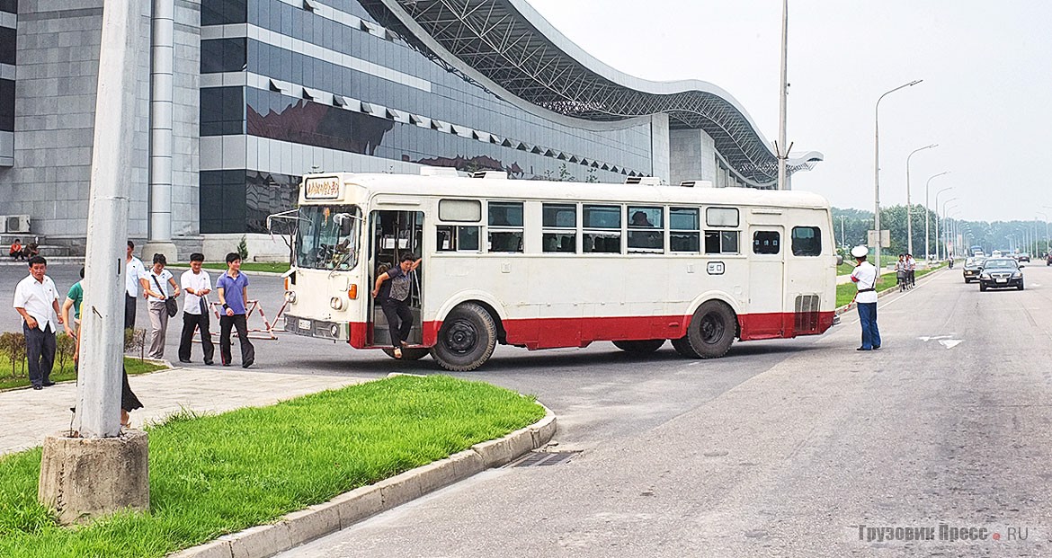 Японские Hino закупали в 1990-е буквально со свалок