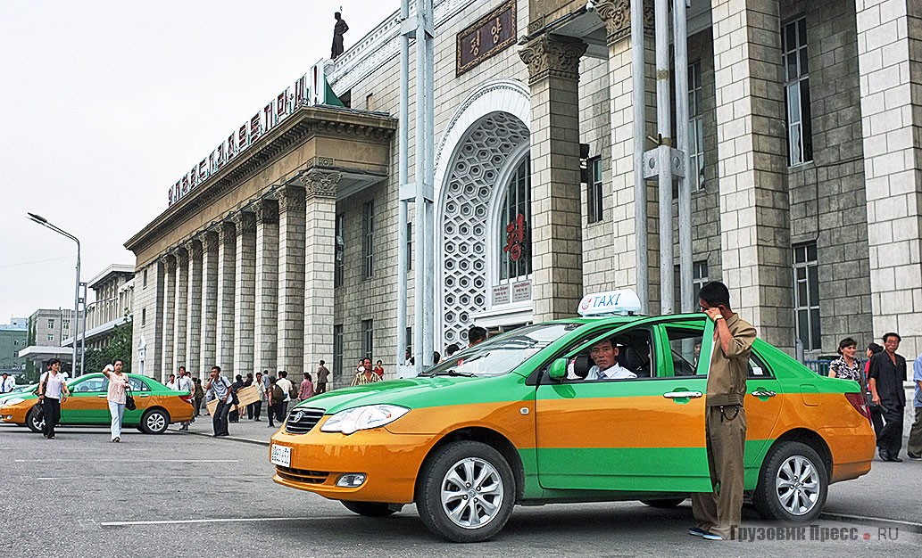 Лишь в 2012 г. в Пхеньяне появились фирменные такси